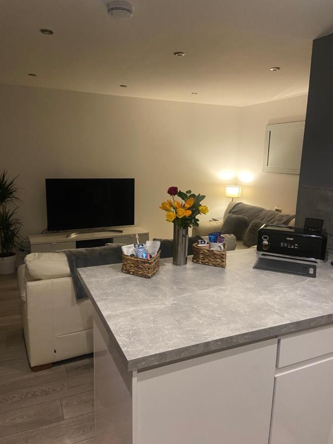 Spacious One Bedroom Ground Floor Apartment Harrogate Eksteriør billede